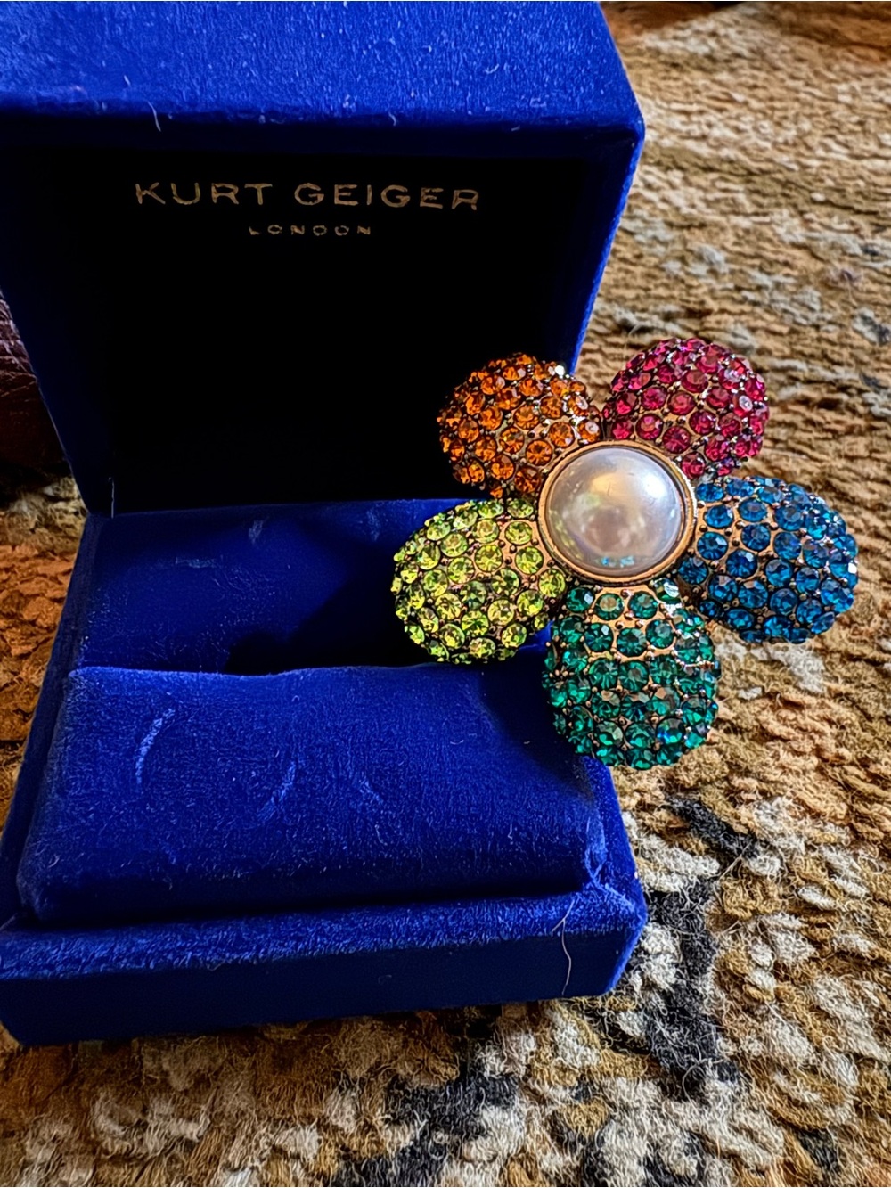 Kurt Geiger Multi Color Stone Flower Ring NIB - Picture 6 of 7